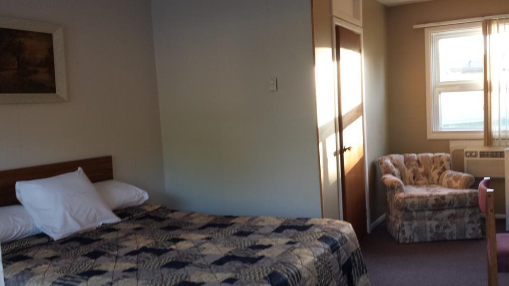 Hipwell'S Motel Fonthill Habitación foto