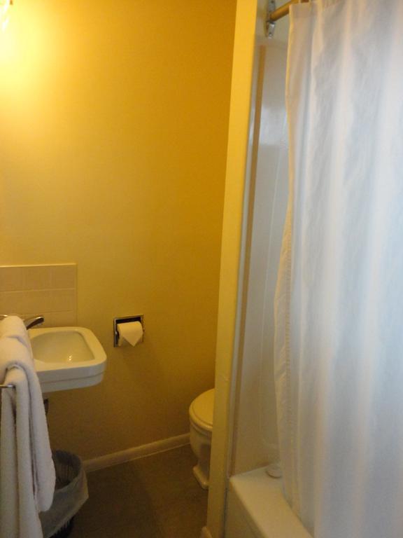 Hipwell'S Motel Fonthill Habitación foto