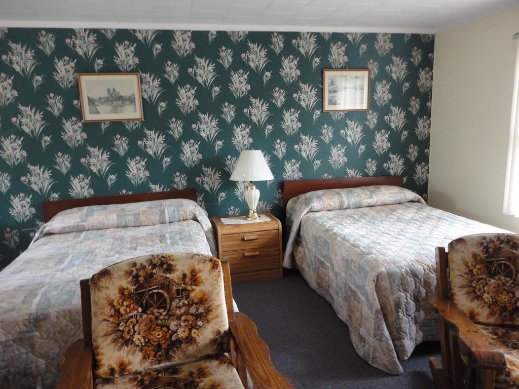 Hipwell'S Motel Fonthill Habitación foto