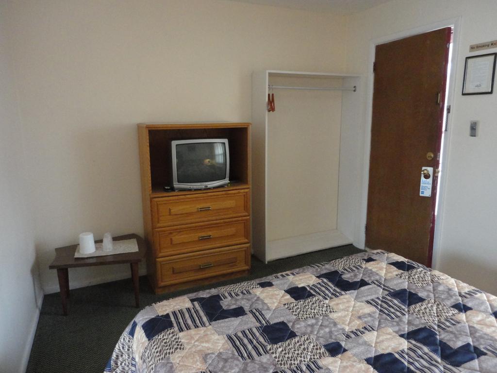 Hipwell'S Motel Fonthill Habitación foto