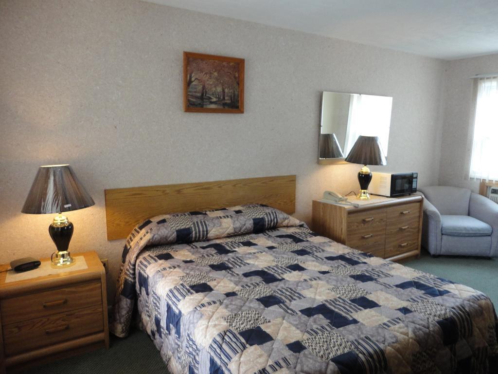 Hipwell'S Motel Fonthill Habitación foto